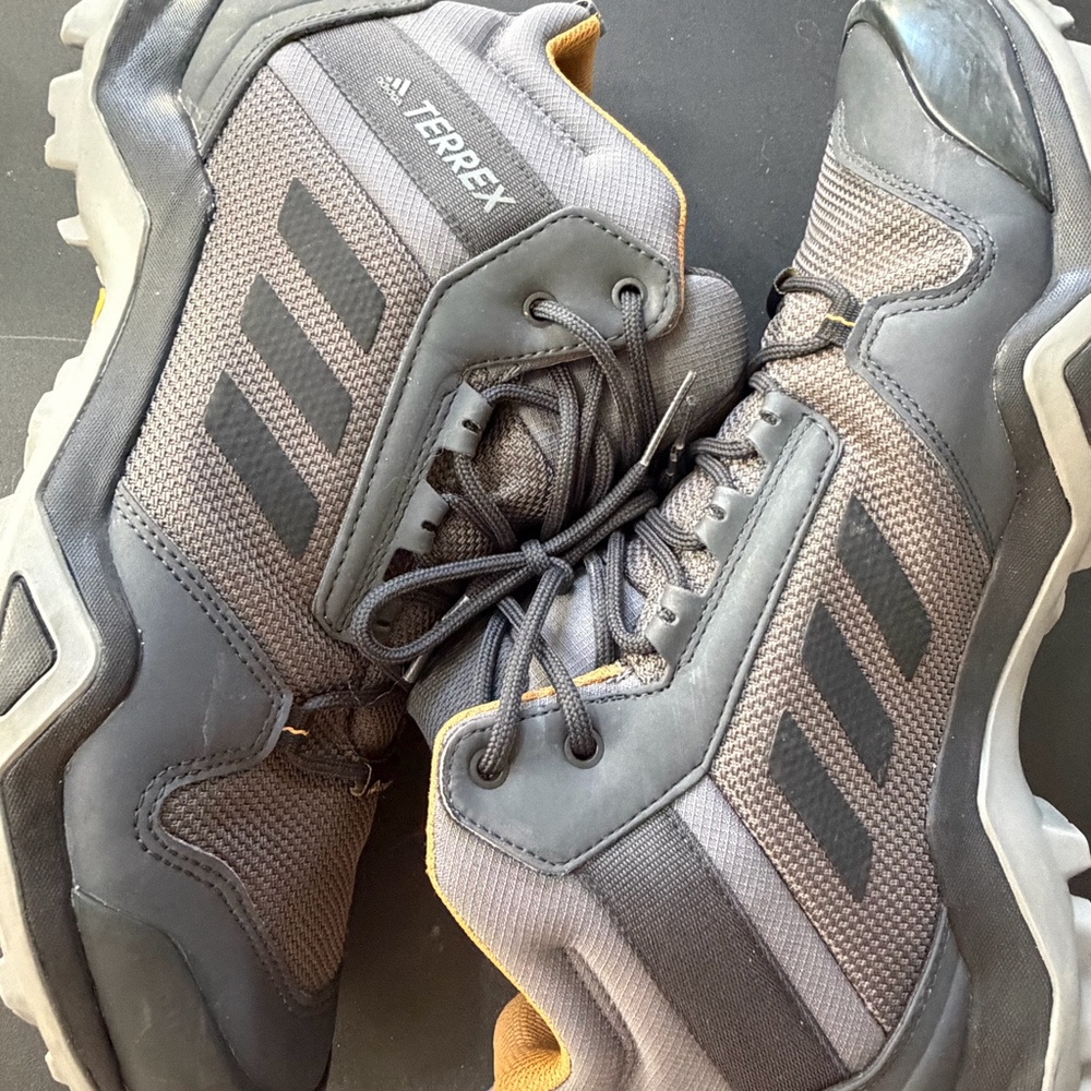 adidas Terrex Gore-Tex Hiking Boots Men’s 9.5 Gray Black Continental GTX